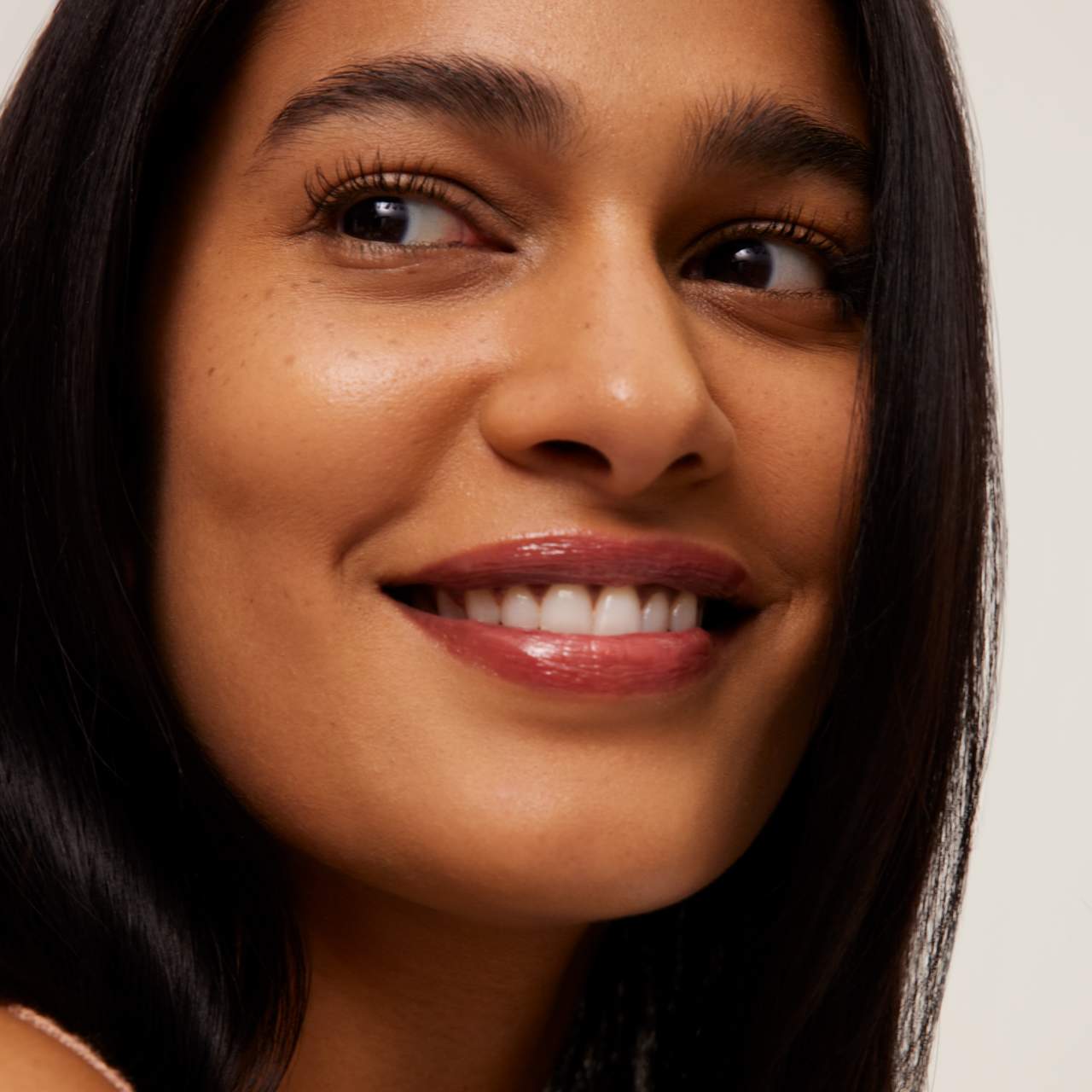  Summer Fridays  Lip Butter Balm Treatment for Hydration + Nourishing Shine Color: Cherry